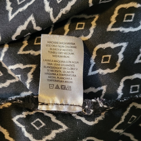 ✨️$3 or 2 for $5✨️Terra & Sky sleeveless top - Picture 4 of 8